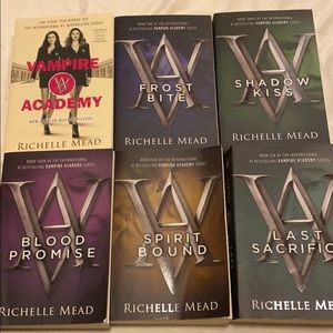 6/$55 Vampire Academy (all 6 books)